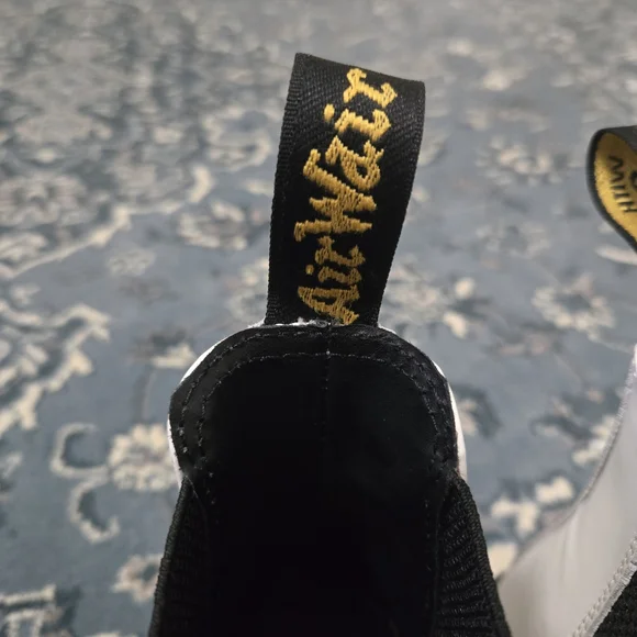 Dr. Martens 2976 Smooth Leather Platform Chelsea Boots - Picture 5 of 9